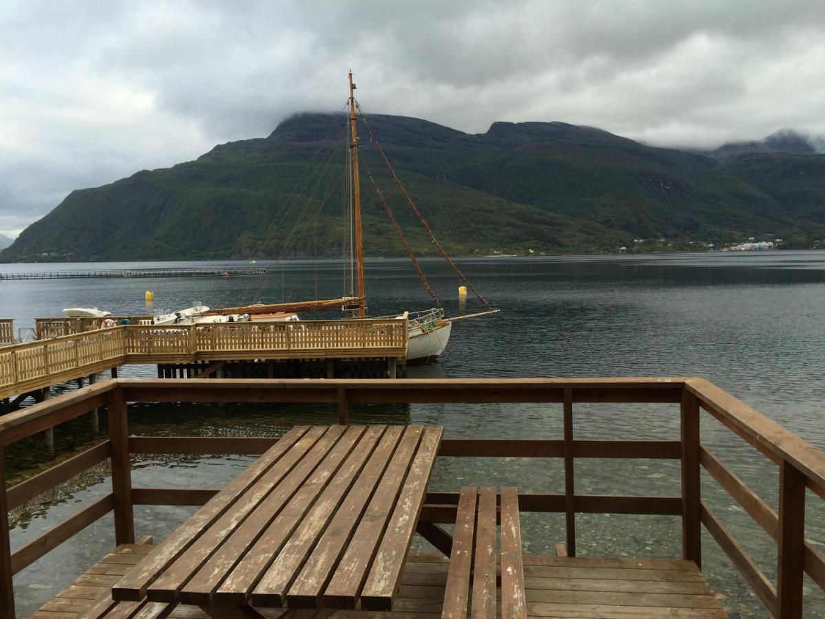 Elvegard Fjordcamp 호텔 Grov 외부 사진